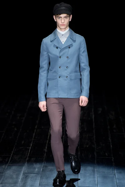 Look 15